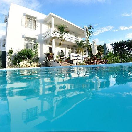 Villa Osumare Guest House Flic-en-Flacq Екстериор снимка